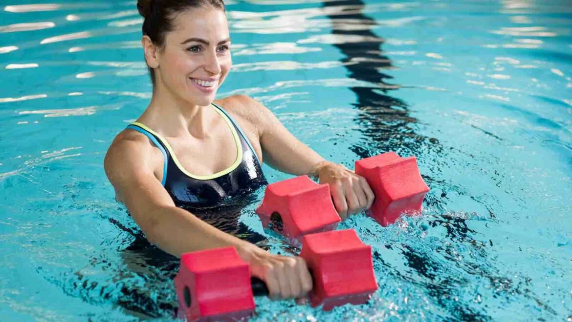 Les meilleurs haltères d’aquagym en 2025 ! Avis d’un Coach ! meilleurs halteres aquagym aquatiques piscine aquafitness